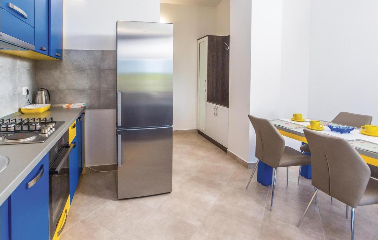 Amazing Apartment In Makarska With Wifi المظهر الخارجي الصورة