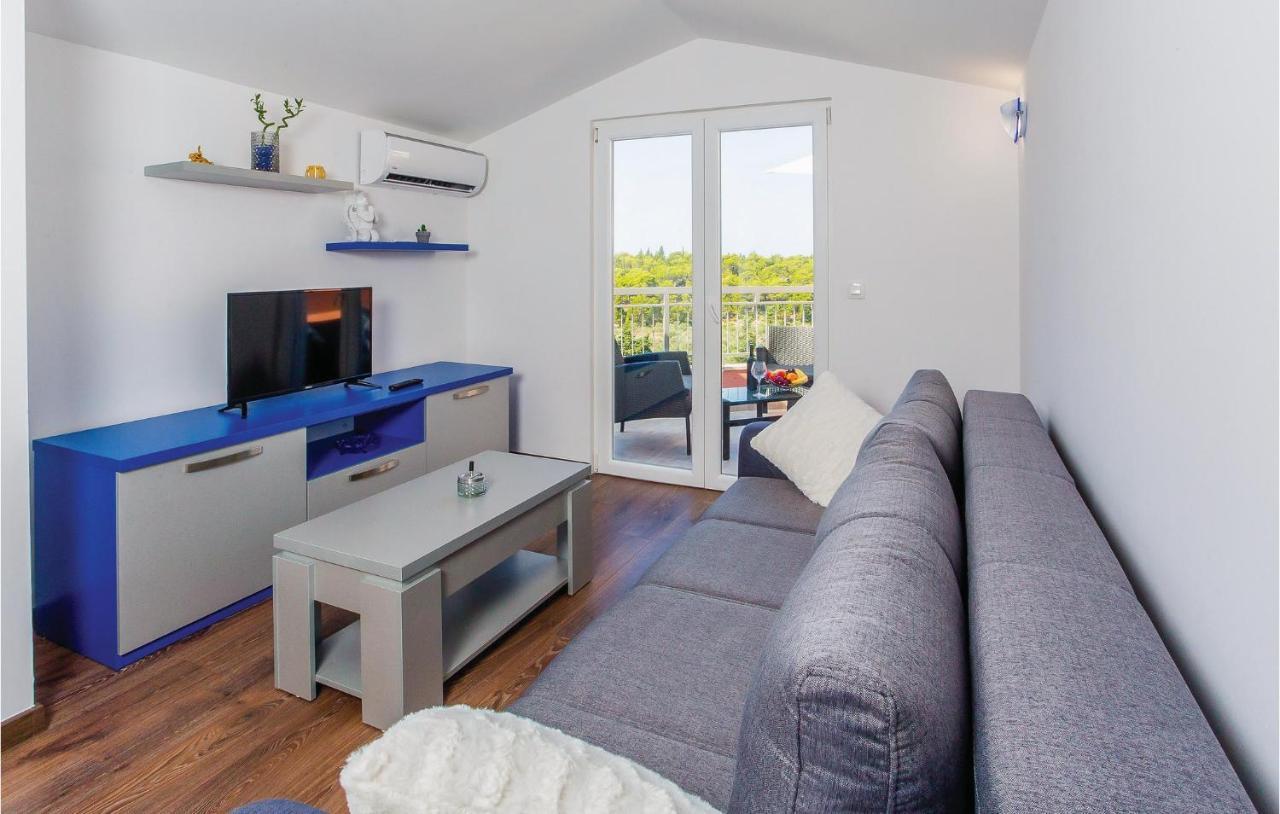 Amazing Apartment In Makarska With Wifi المظهر الخارجي الصورة